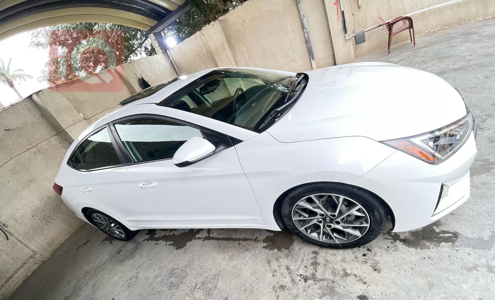 هیۆندای ئەلەنترا